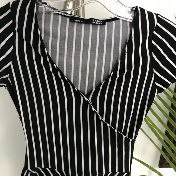 Wrap around style dress - Picture 3 of 4